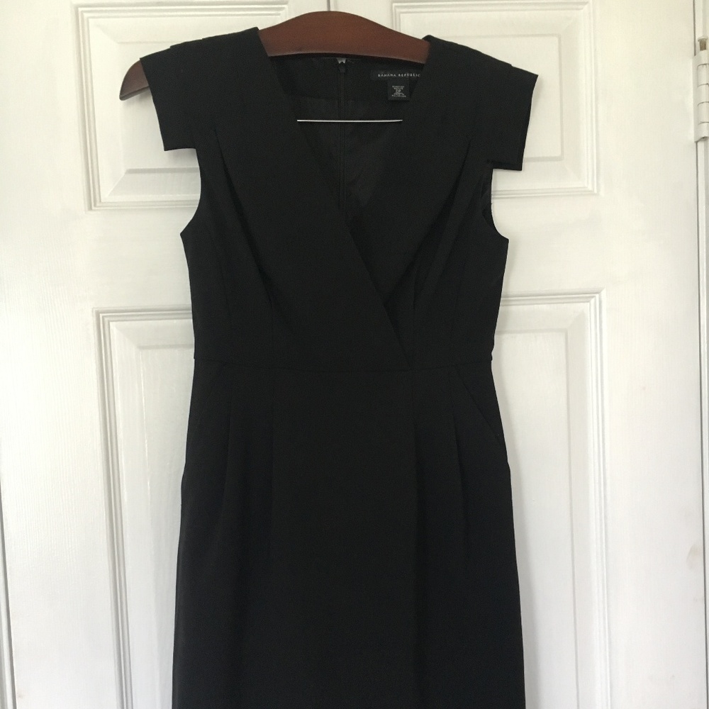 Banana Republic Dress Black 0P with pockets